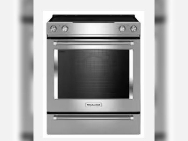 Lot 96-182494 - Kitchenaid  30-Inch 5-Element Electric Slide-In Convection Range
Unused, no box. 2 knobs are missing...