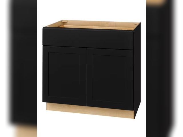 Lot 96-156522 - Black 24in shaker base kitchen cabinet
Appears new, stock photo may vary from actual item