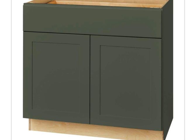 Lot 96-183549 - Hampton Bay Avondale 36 in. W x 24 in. D x 34.5 in. H Ready to Assemble Plywood Shaker Base Kitchen ...