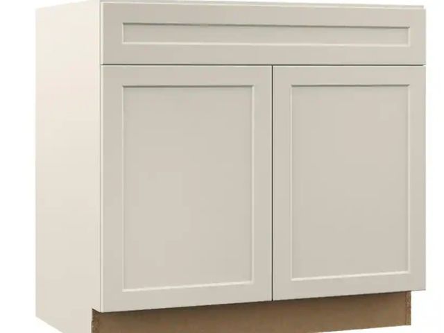 Lot 96-156941 - Designer Series Melvern 36 in. W 24 in. D 34.5 in. H Assembled Shaker Sink Base Kitchen Cabinet in C...