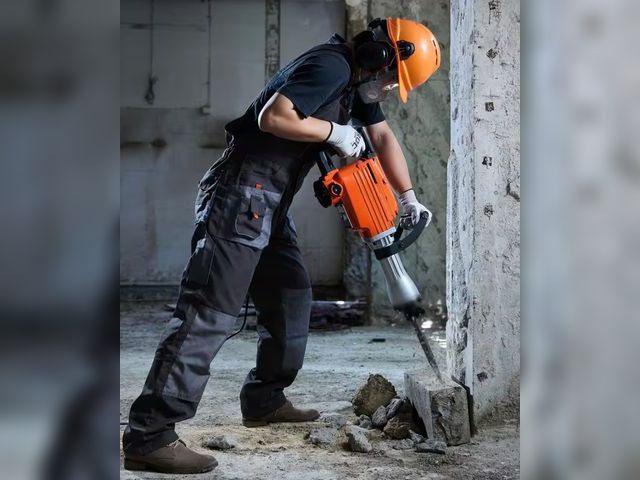 Lot 96-192974 - Demolition Jack Hammer, 29.7 in. x 6.5 in. Electric Jackhammer, Concrete Breaker 6 pcs Chisels Bit C...