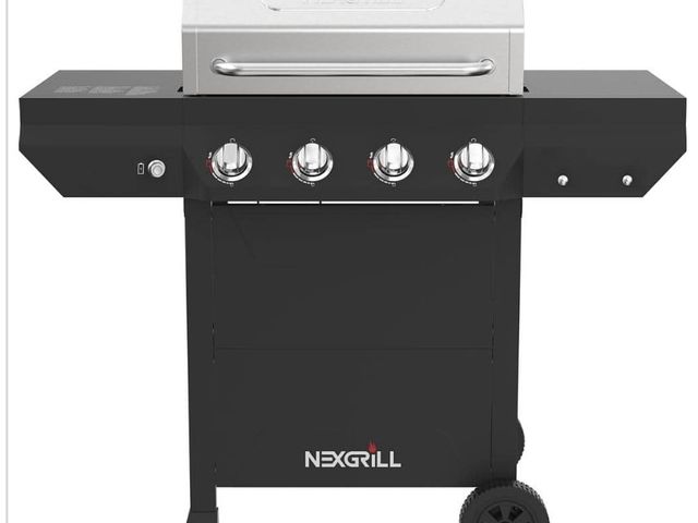 Lot 96-192460 - Nexgrill
4-Burner Propane Gas Grill in Black with Stainless Steel Main
Lid
Appears unused, open box ...