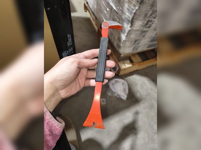 Lot 96-192121 - Crescent 
10" Molding Pry Bar 
No package 
Appears Lightly Used 
Some scratches