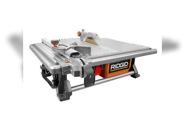 Lot 96-165503 - RIDGID
6.5-Amp 7 in. Blade Corded Table Top Wet Tile Saw 
MSRP $179.99
Appears slightly used, slight...