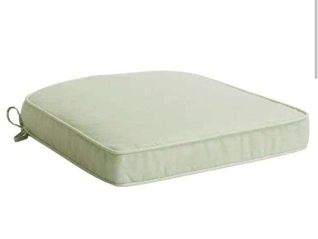 Lot 96-232546 - Hampton Bay 20 in. W x 20 in. D CushionGuard Square Outdoor Patio Seat Pad Cushion in Green Clay New