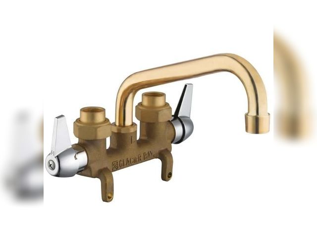 Lot 96-214175 - Glacier Bay
2-Handle Laundry Faucet in
Rough Brass
New