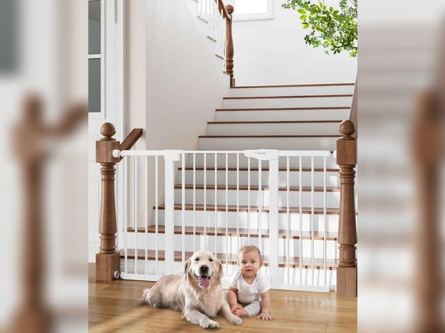 Lot 96-211244 - Cumbor 29.7-54.2" Wide Baby Gate for Stairs, Mom's Choice Awards Winner-Self Closing Dog Gate Indoor...