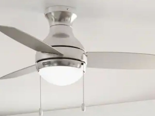 Lot 96-213934 - Hunter
Betsy 44 in. Indoor Brushed Nickel Ceiling Fan with Light Kit Hardware Included
New 
Msrp $11...