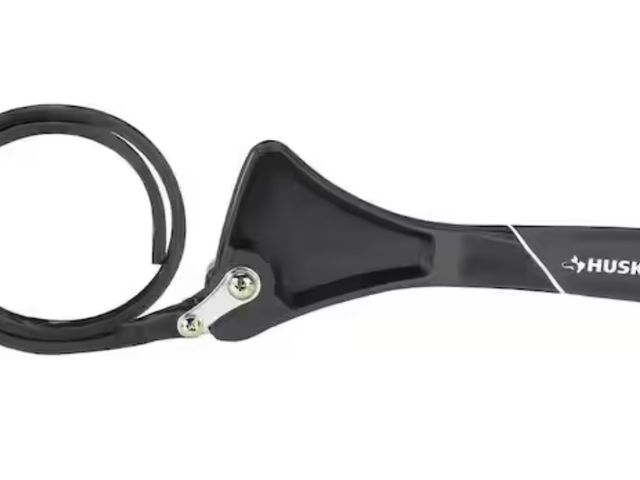 Lot 96-222326 - Husky 24 in. Dual Material Strap Wrench with 8 inch Capacity
Appears lightly used
