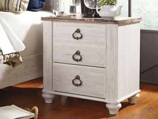 Lot 96-189111 - Signature DESIGN BY ASHLEY
Willowton White/Brown 2-Drawer 23.74 in. W Nightstands
New 
Msrp $194.28