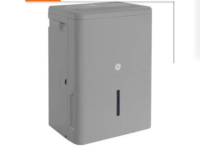 Lot 96-227360 - GE 50-Pints for Wet Rooms Up To 4500 sq. ft. Residential Dehumidifier with Bucket in Gray Wi-Fi, ENE...