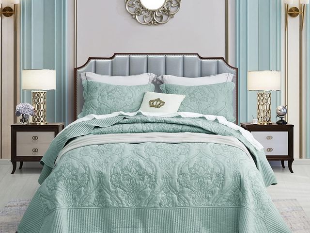 Lot 96-180360 - CHIXIN Oversized Bedspread Coverlet Set King Size - Lightweight Bedding Cover - Beautiful Stitching ...