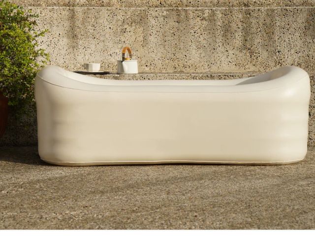 Lot 96-177229 - Mozoo Daanbo One Inflatable Bathtub Adults Portable Bathtub MSRP $129

New