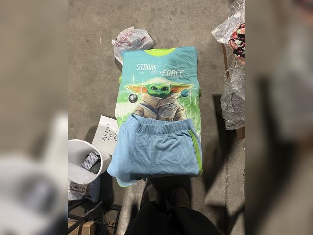 Lot 96-178902 - Kids Star Wars Pajama Set Size 10 Unused