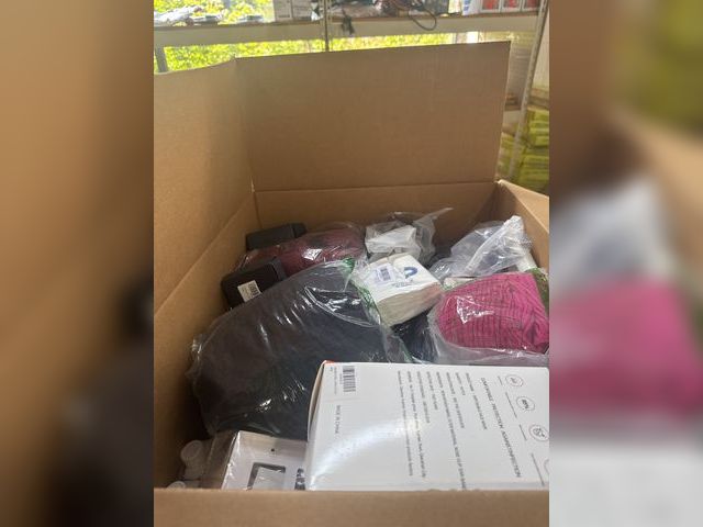 Lot 96-166087 - Mixed Box of Miscellaneous Amazon Items