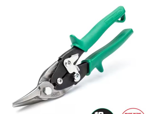 Lot 96-177780 - Crescent Wiss 9-3/4 in. Compound Action Straight and Right Cut Aviation Snips Yellow New