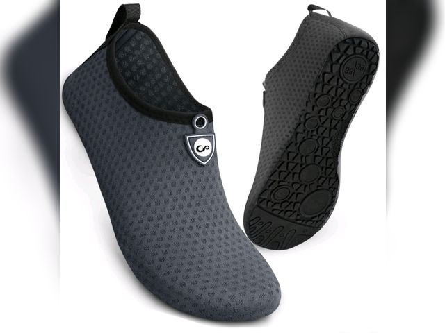 Lot 96-232704 - Ecetana Mens Womens Water Shoes Lightweight Breathable Quick Dry Outdoor Beach Swim Shoes Size 40/41...