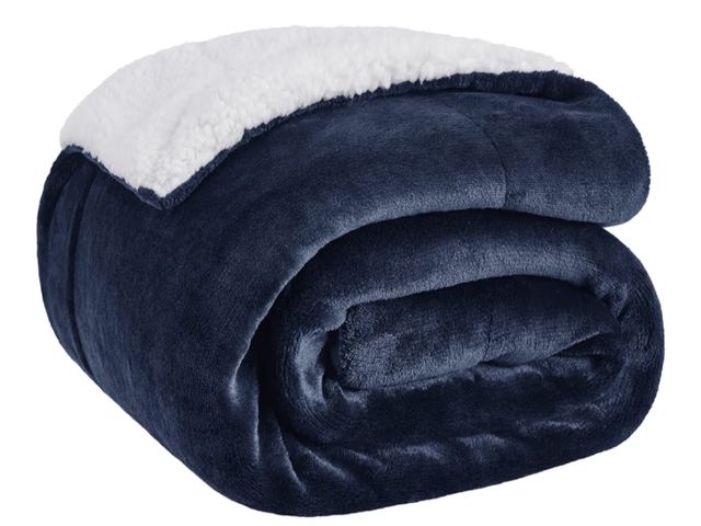 Lot 96-180427 - Bedsure Sherpa Fleece Throw Blanket Navy 50x60 Inches Soft, Warm, Plush, Thick, Fuzzy, for Winter, f...