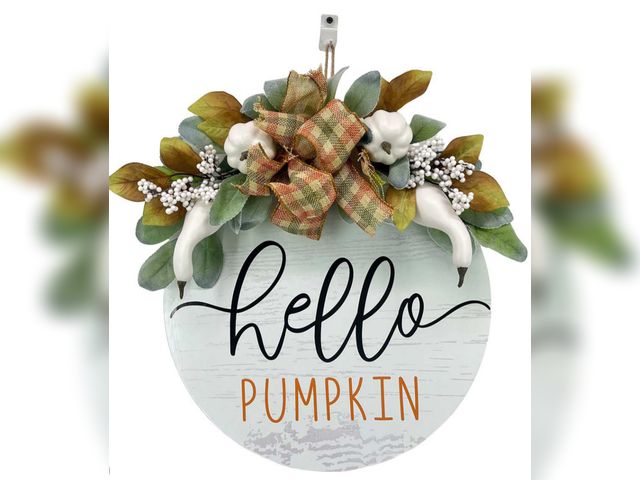 Lot 96-200976 - Box of 4 Hello Pumpkin' Artificial Flowers Wooden Wall Decor, 10 in
New