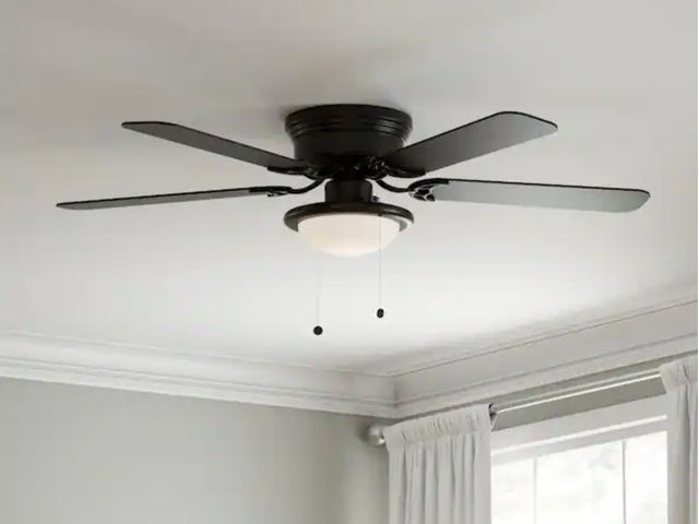 Lot 96-179640 - Hampton Bay
Hugger 52 in. LED Indoor Black Ceiling Fan with Light Kit
New with box damage