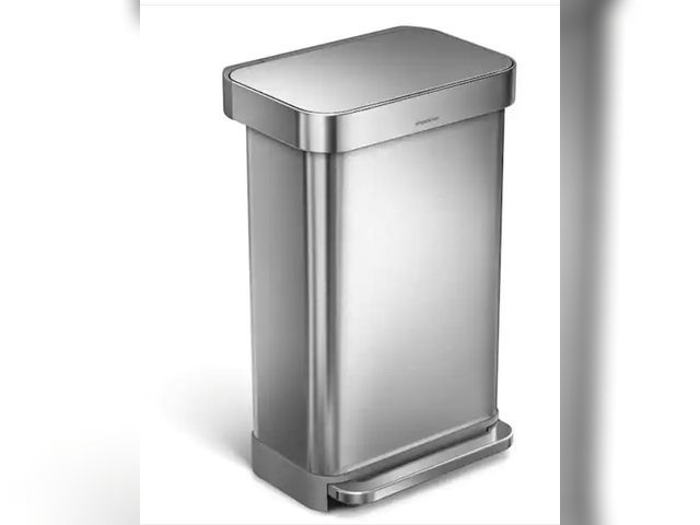Lot 96-165015 - simplehuman
45L Rectangular Step Kitchen Trash Can with Liner Pocket, Brushed Stainless Steel
Appear...