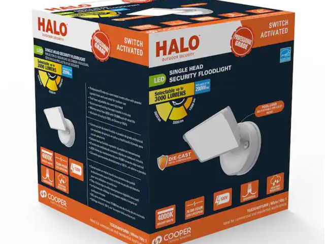 Lot 96-190223 - HALO TGS 200-Watt 90° White Outdoor Integrated LED Flood Light New