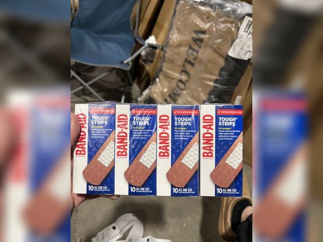 Lot 96-201048 - 4 Pack Band Aid Tough Strip 10c Band Aid Bandages Tough Strips 10ct each New