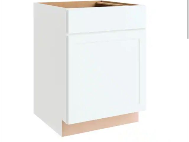 Lot 96-226123 - Hampton Bay Courtland 24 in. W x 24 in. D x 34.5 in. H Assembled Shaker Base Kitchen Cabinet in Pola...