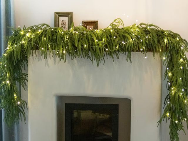 Lot 96-194920 - Box of 16 MISSPIN Christmas Garland with Lights, Real Touch Winter Pine Garland, Green Artificial Gr...