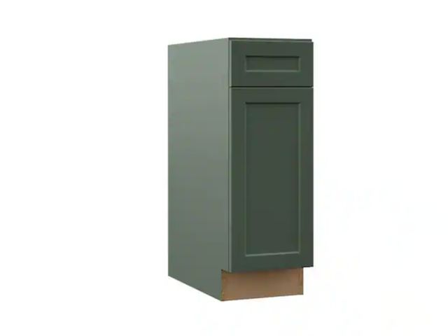 Lot 96-170737 - Hampton Bay
Designer Series Melvern 12 in. W x 24 in. D x 34.5 in. H Assembled Shaker Base Kitchen C...