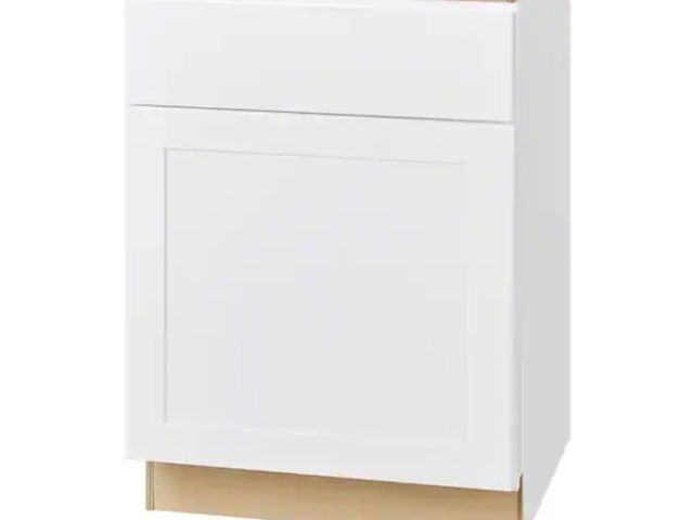 Lot 96-155120 - Hampton Bay Avondale 24 in. W x 24 in. D x 34.5 in. H Ready to Assemble Plywood Shaker Base Kitchen ...
