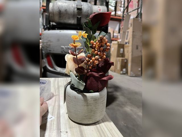 Lot 96-201500 - 2 Pack Artificial Floral Arrangements New