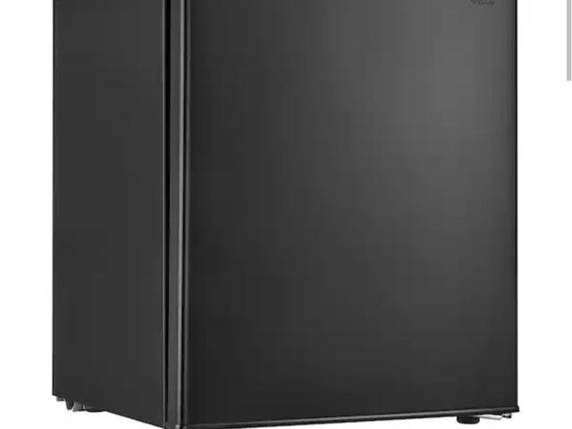 Lot 96-166831 - Vissani 2.6 Cu. Ft. Mini Refrigerator in Black, ENERGY STAR appears unused