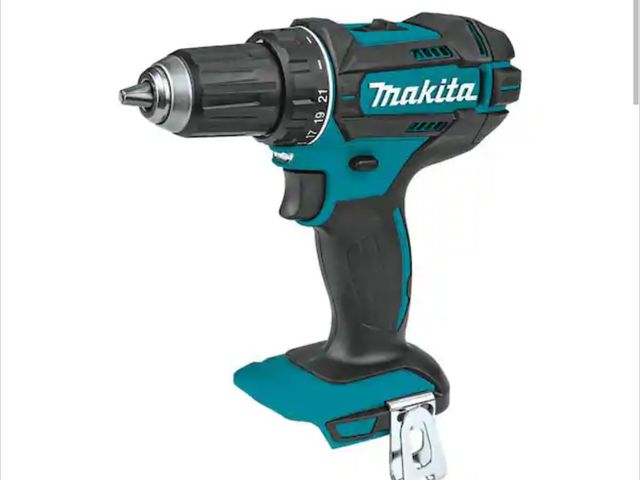 Lot 96-191916 - Makita 
18V LXT Lithium-Ion 1/2 in. Cordless Driver-Drill (Tool-Only) Used, untested