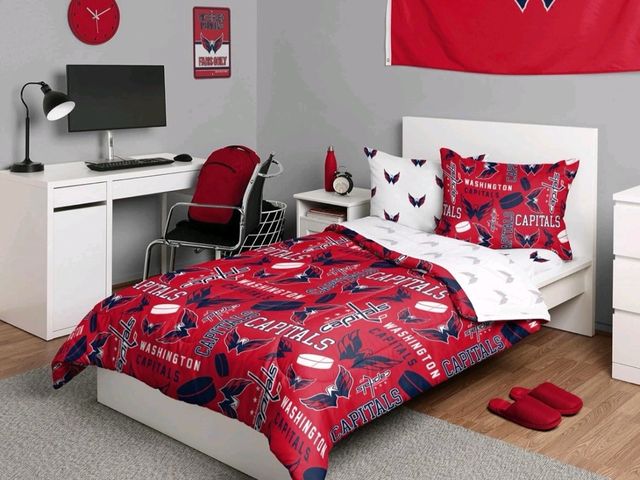 Lot 96-195730 - NHL 5 Twin Piece Comfirter Set Washington Capitals TWIN SIZE New