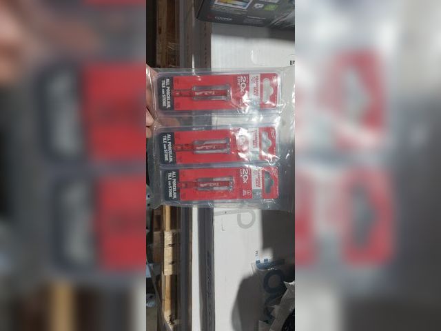 Lot 96-162434 - 3pk Milwaukee
5/16 in. Diamond Max Hole Saw
New