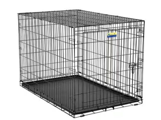 Lot 96-147161 - Extra Large Steel Dog Crate Black
New 
Msrp $119.00