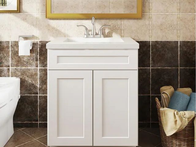 Lot 96-163452 - Hausvita
27 in. W x 21 in. D x 34.5 in. H in Shaker White Plywood Ready to Assemble Floor Vanity Sin...