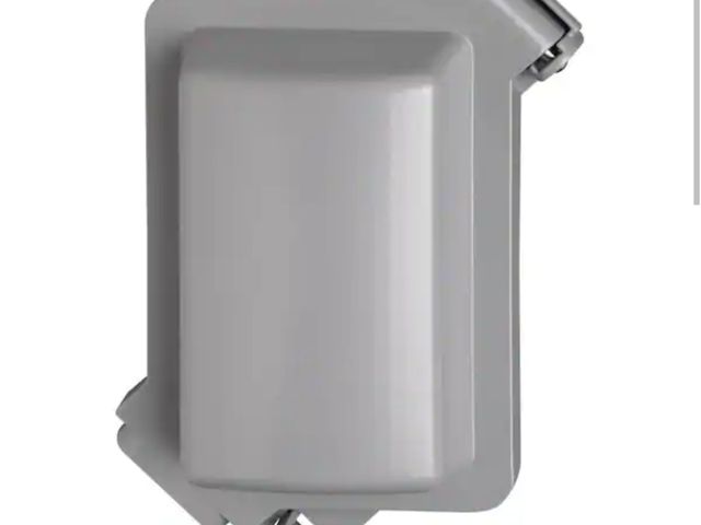 Lot 96-191918 - Lot of 4 Legrand
Pass and Seymour Single Gang Cast Aluminum While-In-Use Weatherproof Cover, Gray Ne...