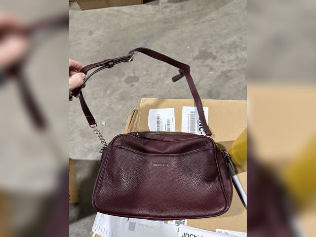 Lot 96-178814 - Nine West Crossbody Purse
New
Slightly different from stock photo