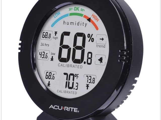 Lot 96-212160 - AcuRite Pro Accuracy Indoor Temperature and Humidity Monitor with Alarms
 New