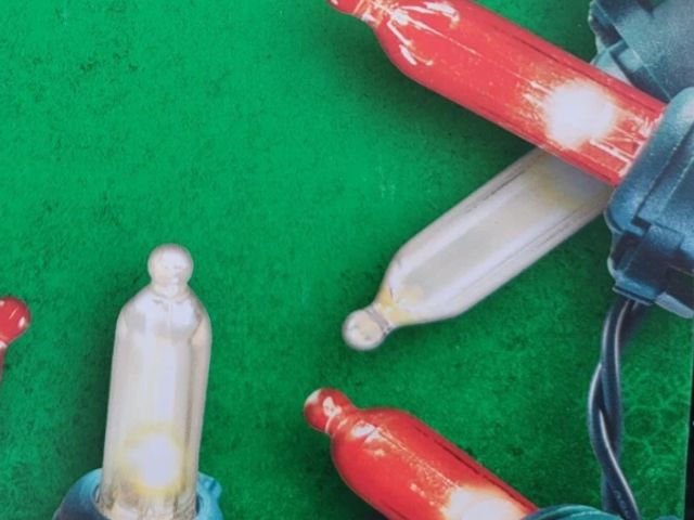 Lot 96-191929 - Home Accent Holiday Red and White LED Christmas Lights 100 Bulbs Count New