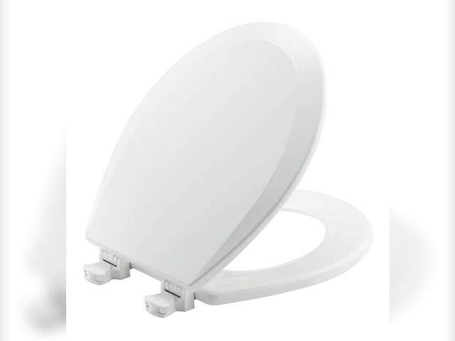 Lot 96-174321 - BEMIS Toilet Seat with Easy Clean &amp; Change Hinges, 1 Pack Round, Cotton White new
