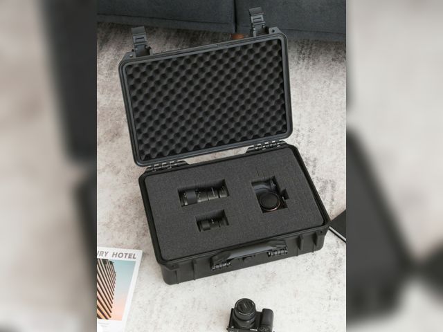 Lot 96-232411 - Costway Portable Waterproof Hard Case with Customizable Foam Insert 56 x 44cm New
