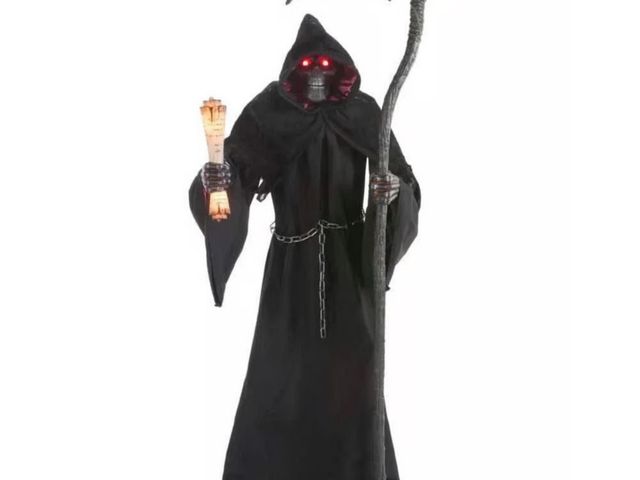 Lot 96-181939 - 7.5’ Grave &amp; Bones Animated LED Fiery Reaper 
used untested 
MSRP $198.00