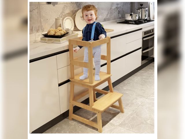 Lot 96-177417 - NAITESEN kitchen step stools for kids, natural wood color, new Slightly different model from stock i...