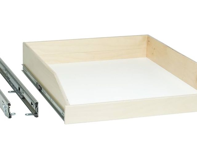 Lot 96-166175 - Appears to be Slide-Out Shelf with Full Extension Rail

New.