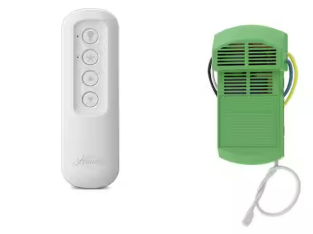 Lot 96-166930 - Hunter
Universal 3 Speed Damp Rated Ceiling Fan Handheld Remote Control White

New