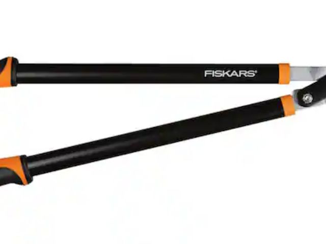 Lot 96-176330 - Fiskars
1-3/4 in. Cut Capacity Steel Blade, 28 in. Power-Lever Bypass Lopper with SoftGrip Handles
E...