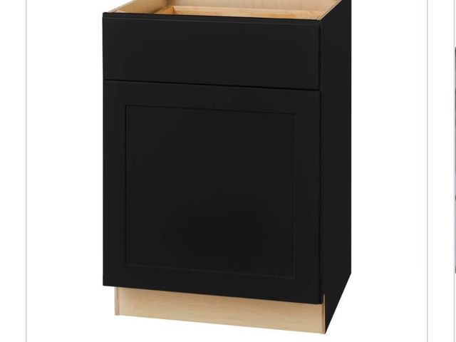 Lot 96-166138 - Hampton Bay Avondale 24 in. W x 24 in. D x 34.5 in. H Ready to Assemble Plywood Shaker Base Kitchen ...